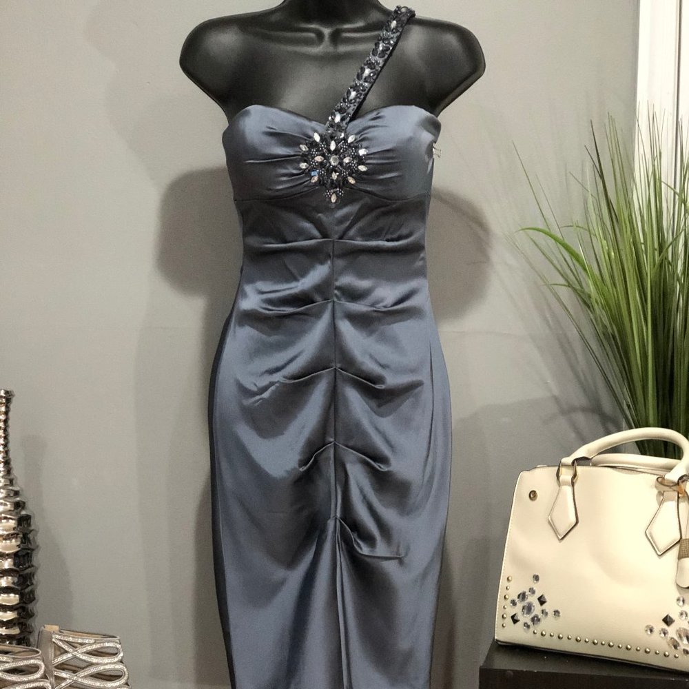 ONE SHOULDER SILVER/GREY DRESS